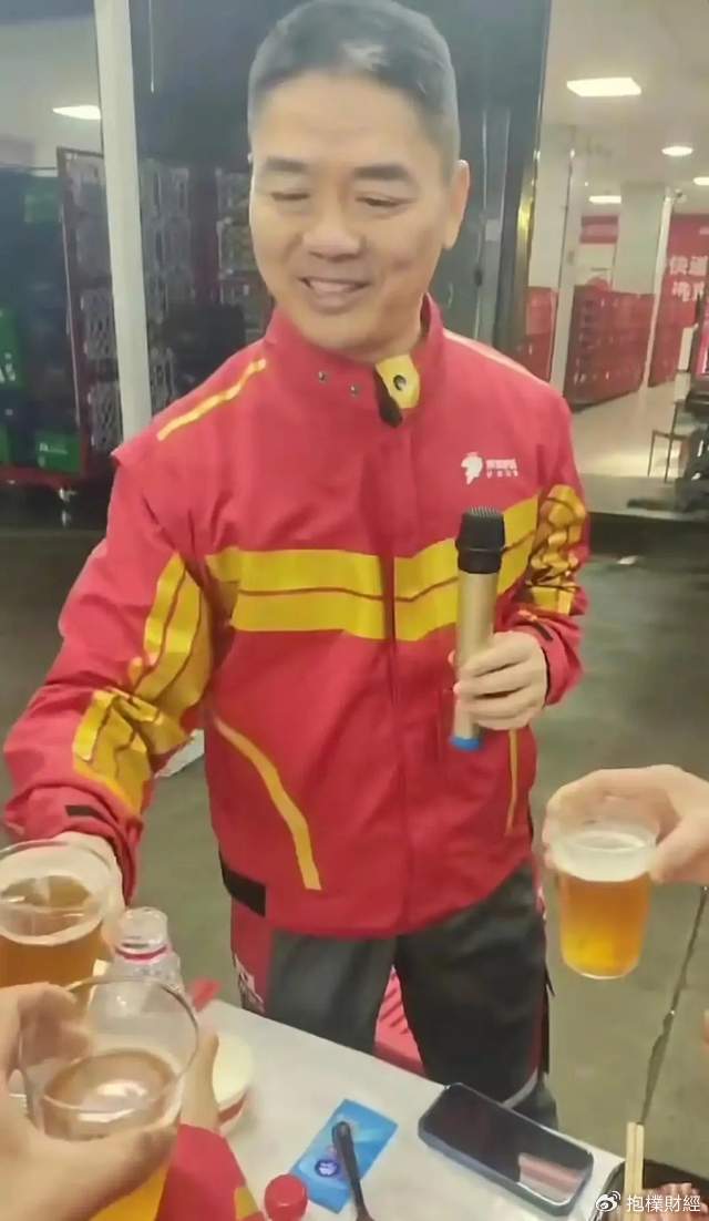 皇冠体育_刘强东吃了一顿“价值上亿”的火锅之后皇冠体育,京东外卖崩了
