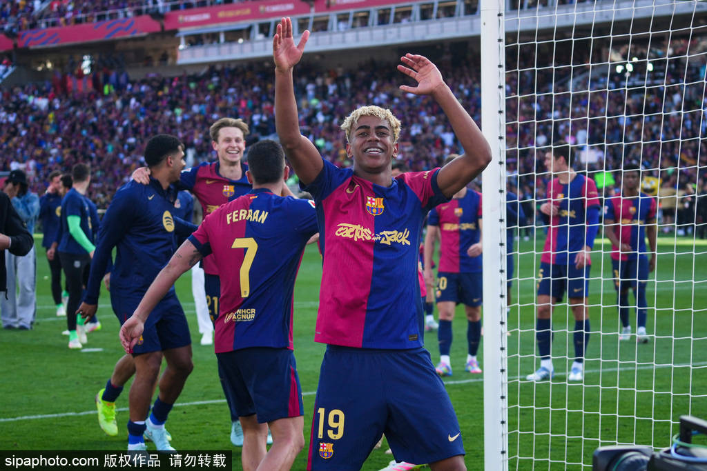 正版皇冠信用网开户_赛季四杀正版皇冠信用网开户!西甲-姆巴佩戴帽拉菲2球 巴萨4-3皇马7分领跑
