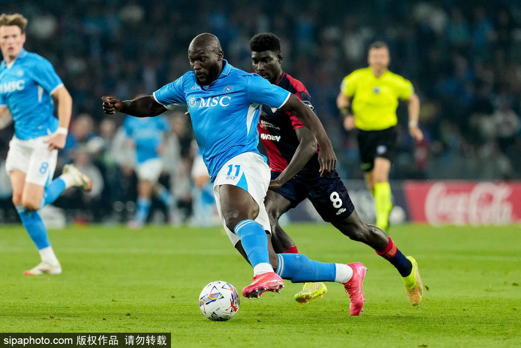 正版皇冠信用网开户_意甲-卢卡库破门麦克托米奈建功 那不勒斯2-0以1分优势夺冠