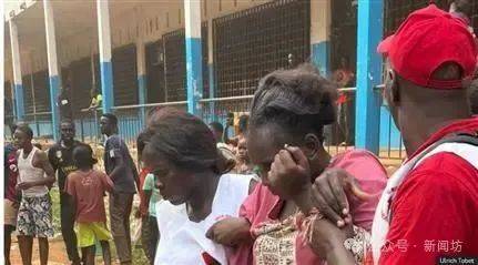 美洲杯足球_已致29人遇难美洲杯足球!5000多名学生发生踩踏……中非共和国警方披露原因