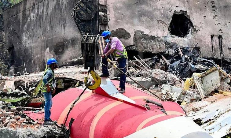 埃及足球_印度空难调查报告细节公布：飞机供油被切断后一台发动机有恢复运行迹象但无力回天