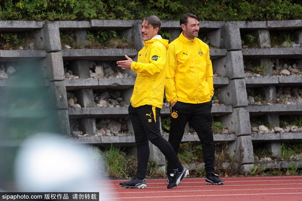 皇冠信用网怎么弄_国足新主帅人选引发热议皇冠信用网怎么弄，前泰山队助教为国足选帅“支招”