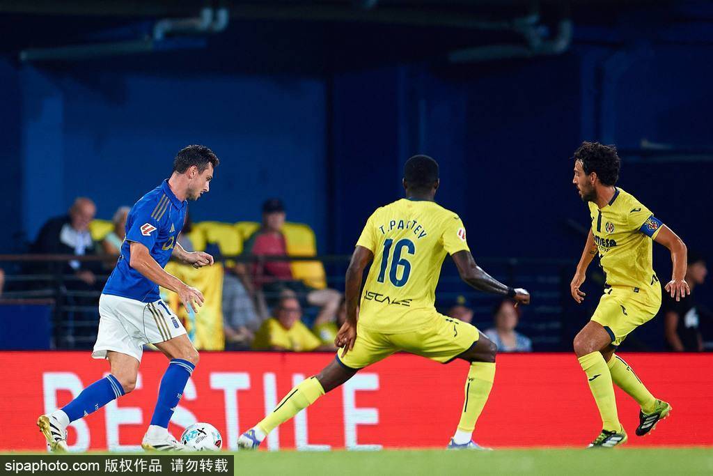 皇冠信用网怎么租_维尼修斯禁区倒地+后续突破被绊倒索要犯规皇冠信用网怎么租，裁判均未有表示