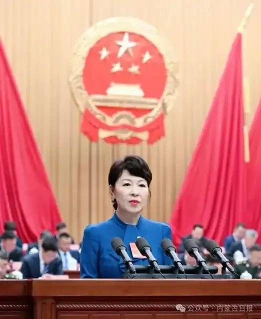 皇冠信用网在线注册_正部级美女大员被查！千万华服堆满多套住宅皇冠信用网在线注册，化妆团队提前数小时待命~