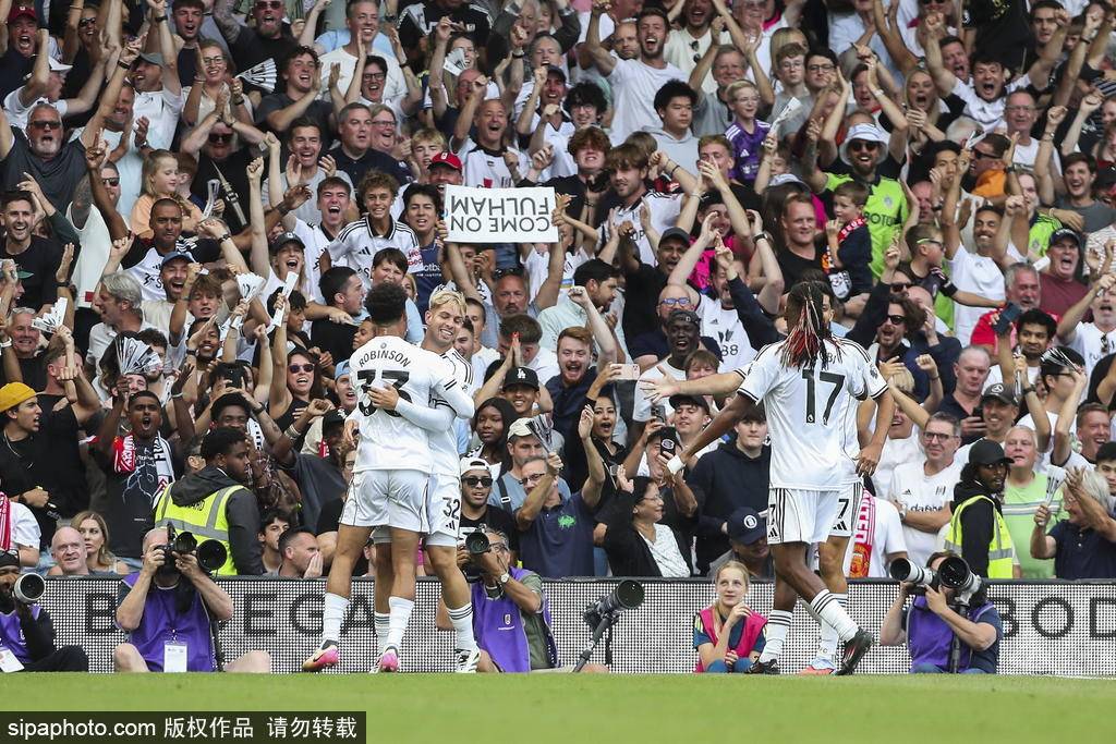 苏黎世vs图恩_英超-B费失点约罗造乌龙 曼联1-1富勒姆暂列积分榜第16