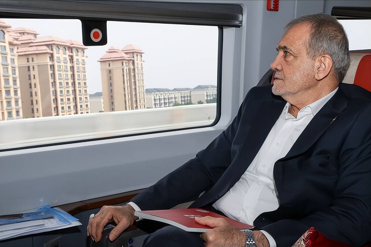 广岛三箭vs湘南比马_伊朗总统参加中国阅兵后深受触动广岛三箭vs湘南比马,当即决定回国,加快落实中伊25年合作协议