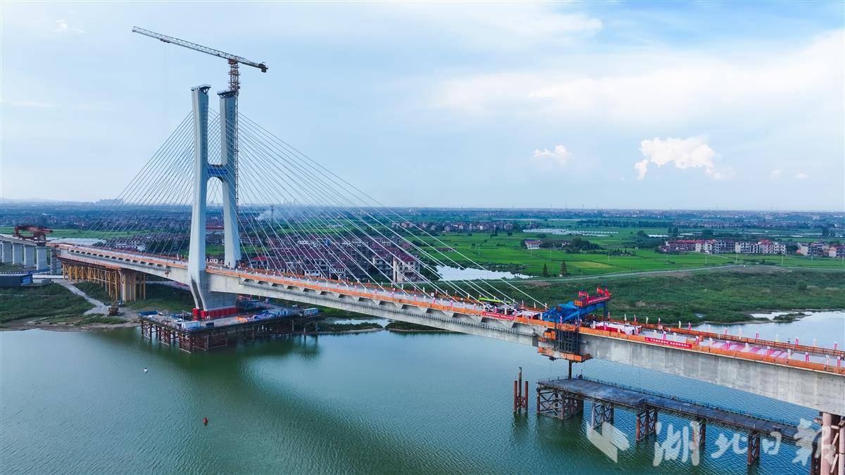 洪都拉斯国家联赛_在鄂央企承建洪都拉斯国家联赛！昌九高铁南昌扬子洲赣江公铁大桥合龙