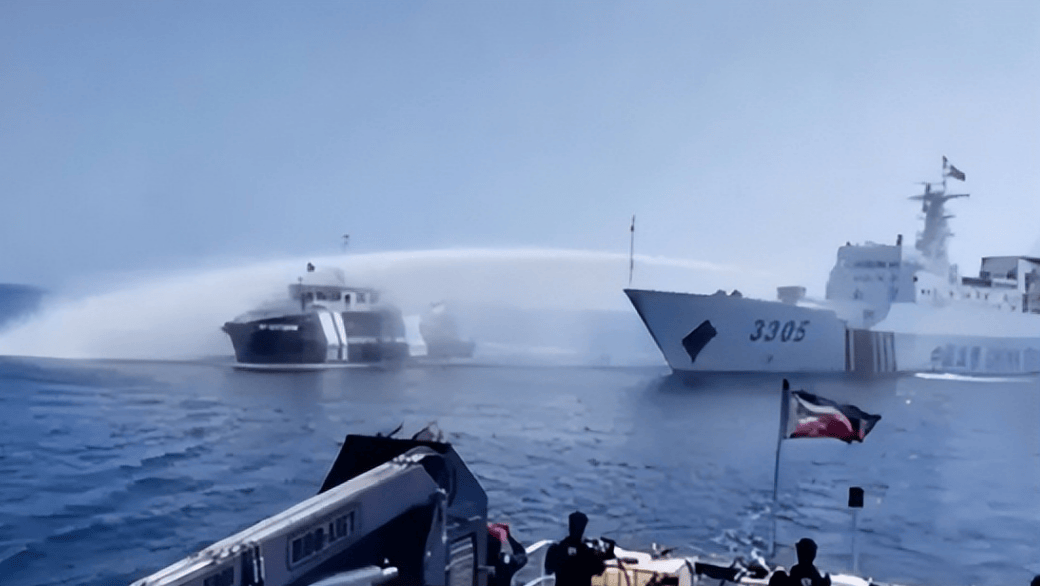 皇冠信用网开户_顾不上脸面了皇冠信用网开户，马科斯紧握中方大使的手，托大使给北京带句话