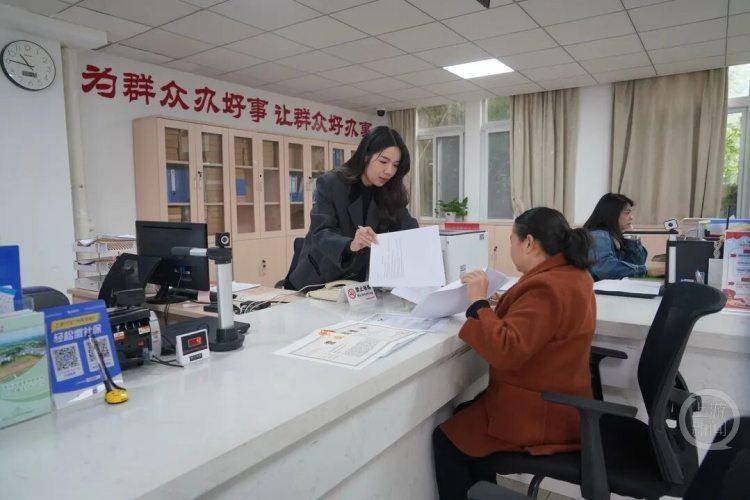 皇冠信用網会员开户_重庆部分行政区划调整落地一周皇冠信用網会员开户，市民办事更便捷