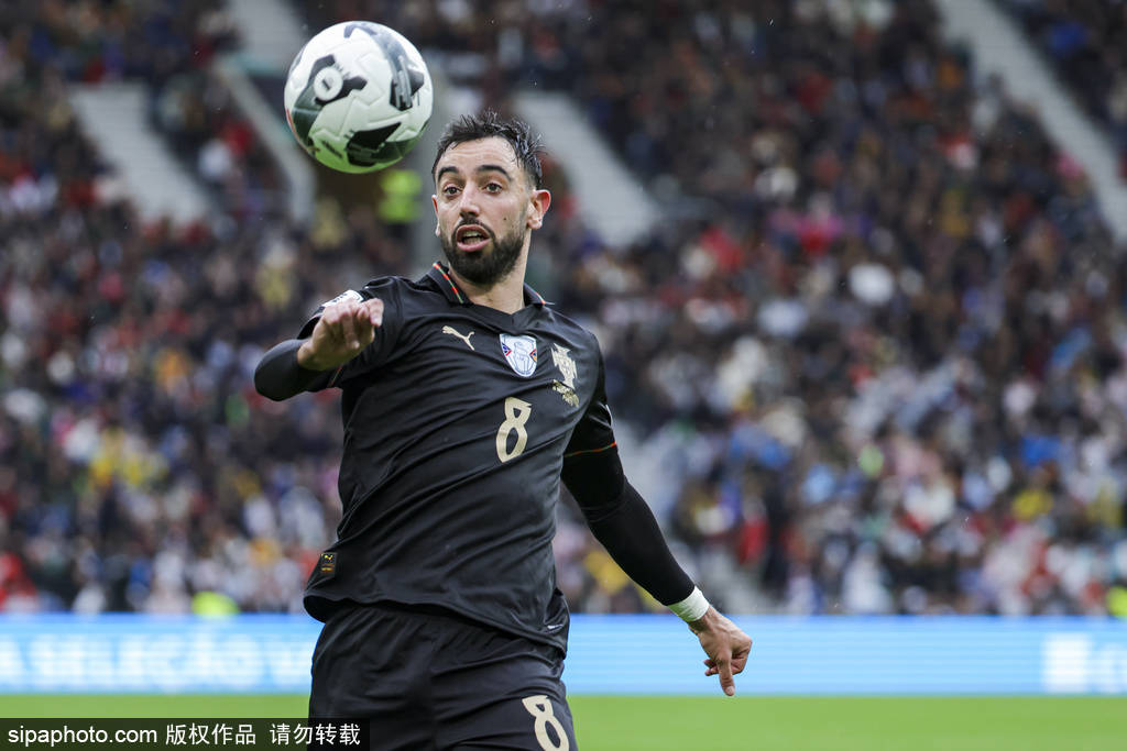 皇冠信用网开户
_直通世界杯皇冠信用网开户
!世预赛-C罗停赛B费戴帽 葡萄牙9-1亚美尼亚