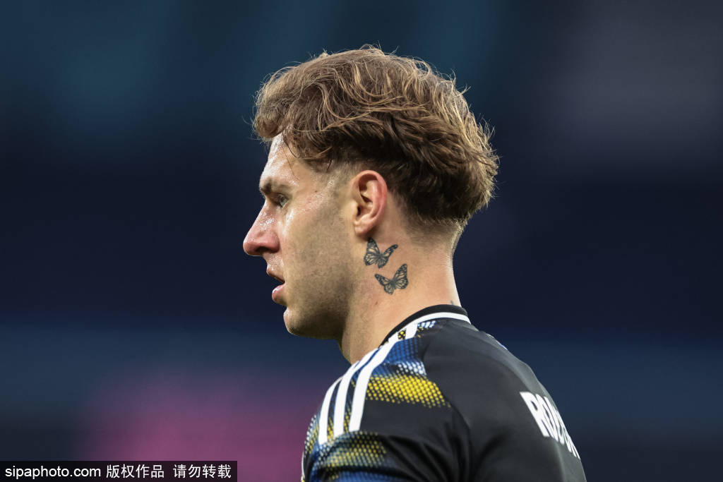 苏格兰足球_谢尔基谈插花脚助攻：想给球迷带快乐苏格兰足球，那脚传球很好的找到了福登