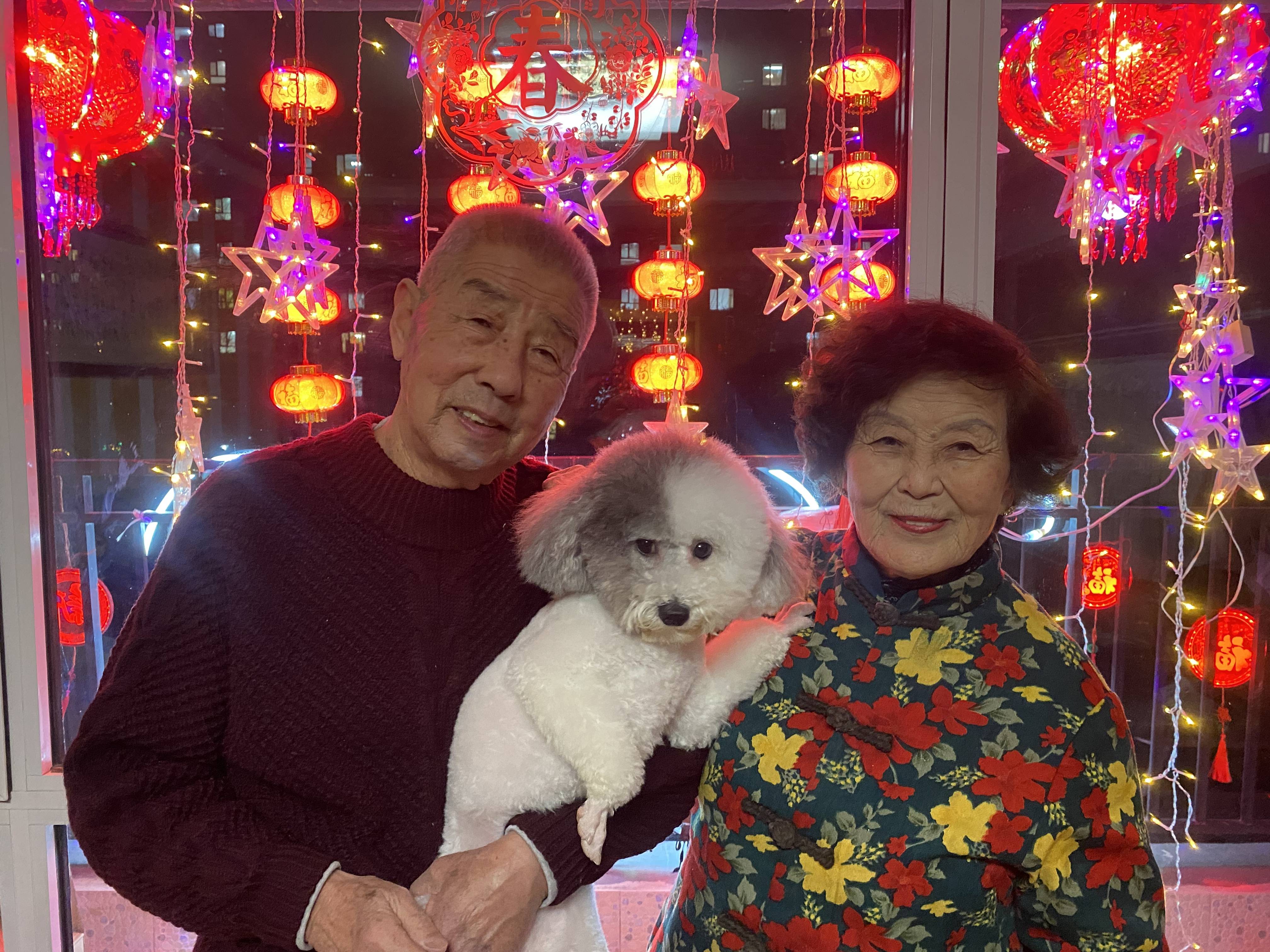 2026世界杯分组结果揭晓_女子晒照对比奶奶自爷爷去世9个月后变化：再也不是时髦的老太太了2026世界杯分组结果揭晓，评论区泪目