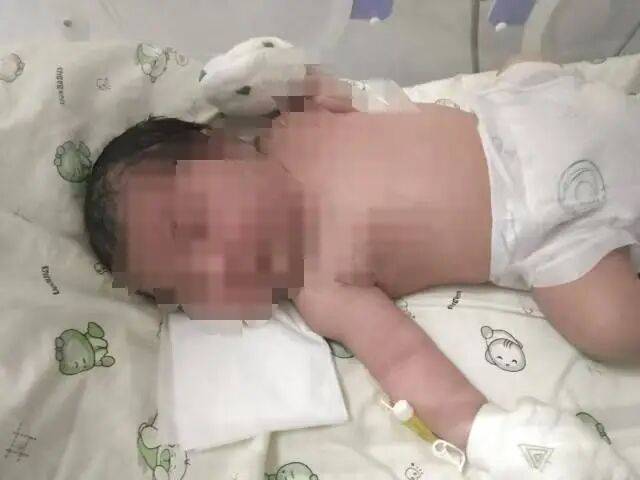 皇冠体育官网
_男子与女友生孩子后发现对方未离婚皇冠体育官网
,自行抚养女儿5年,如今落户入学难