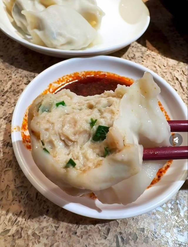 皇冠信用网需要押金吗_北京一饺子馆排队15000多桌皇冠信用网需要押金吗，有网友早8点半抢号晚6点才吃上，二手平台多人卖号，老板：每年冬至都如此