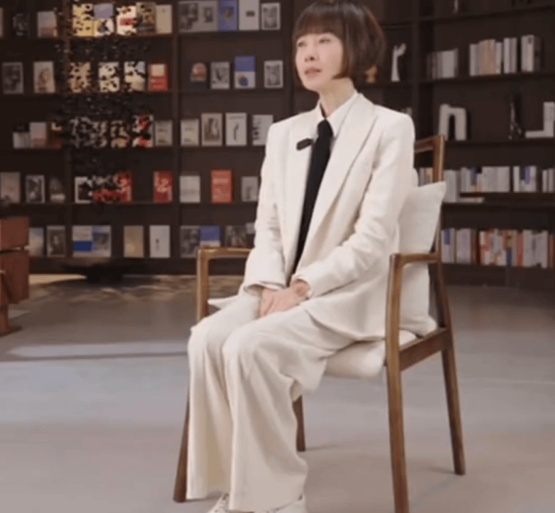 皇冠信用网押金多少_鲁豫回应被评身材太瘦皇冠信用网押金多少了:如此评头论足是不可思议的