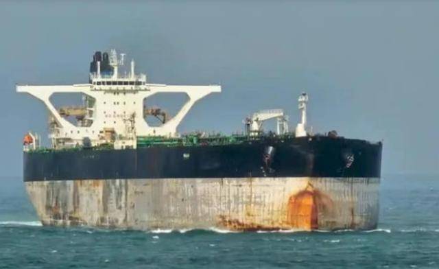 皇冠信用网押金多少_联合反美！俄潜艇为油轮护航皇冠信用网押金多少，猛烈轰炸美国工厂，中国向全球表态