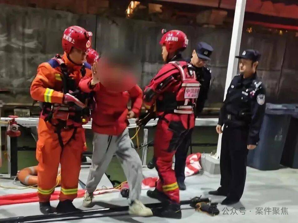 皇冠信用网代理_骗了别人18万元皇冠信用网代理，上海一男子凌晨站在黄浦江边“想抽最后一支烟”