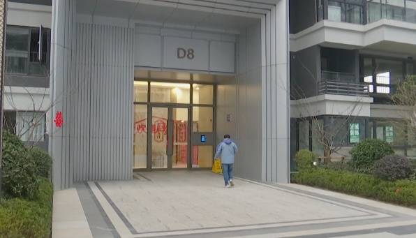 皇冠代理登3_贵阳一小区停车场出现“暗门”皇冠代理登3，打开后竟发现……业主：牵扯到33层楼住户的安全！