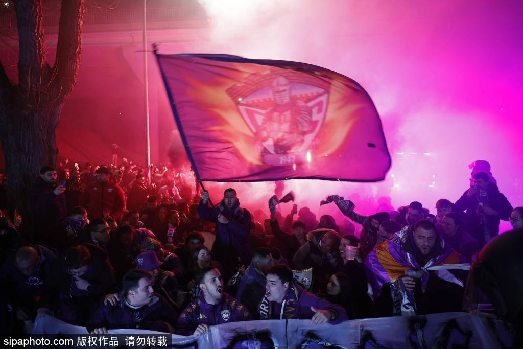 皇冠代理线路
_桑坦德竞技 - 巴塞罗那皇冠代理线路
,今天直播:开赛延迟 | 国王杯足球:八强赛,直播中