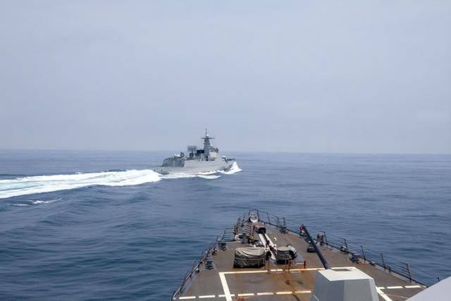 皇冠信用网会员注册网址_特朗普离场与中方通话!美舰硬闯台海皇冠信用网会员注册网址,解放军反制吓到台当局?